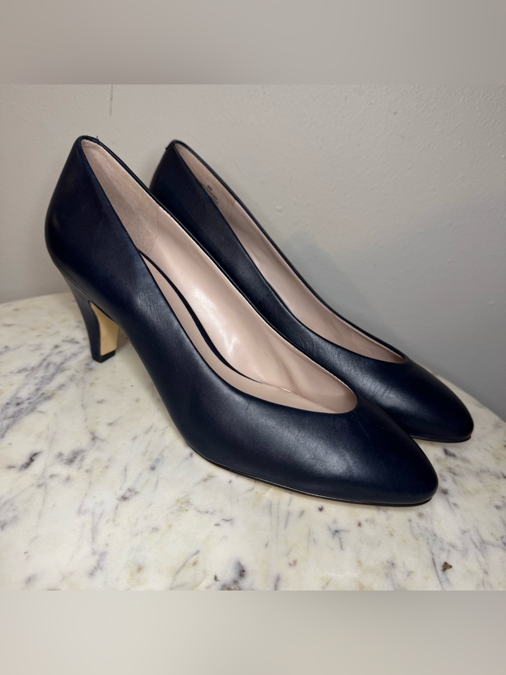 Nine West Heels Size 8 M navy blue Leather shoes pumps